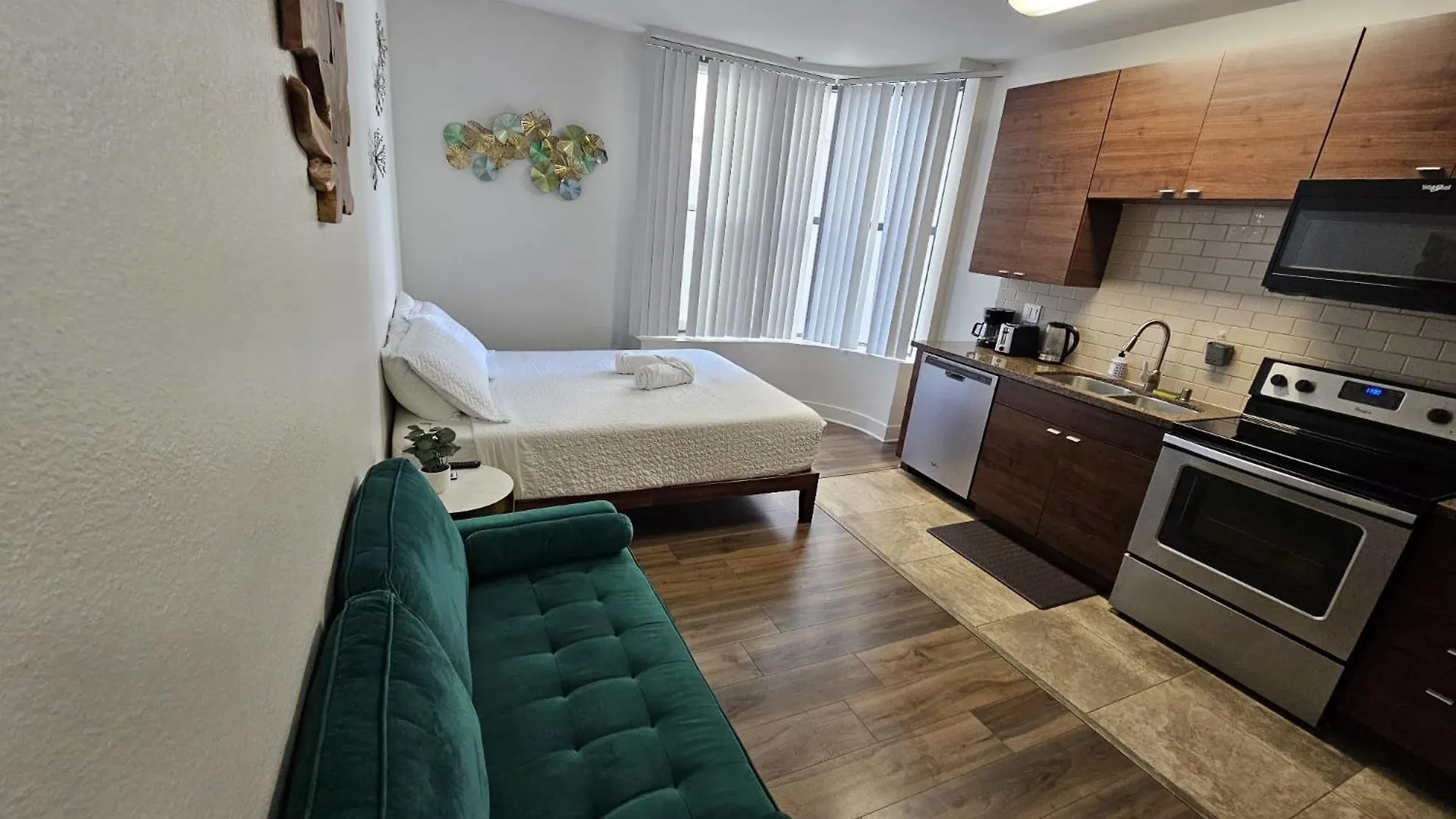 Elegant Suites In Mdr-Venice With Pool, Hottub & Gym Los Angeles Apartment